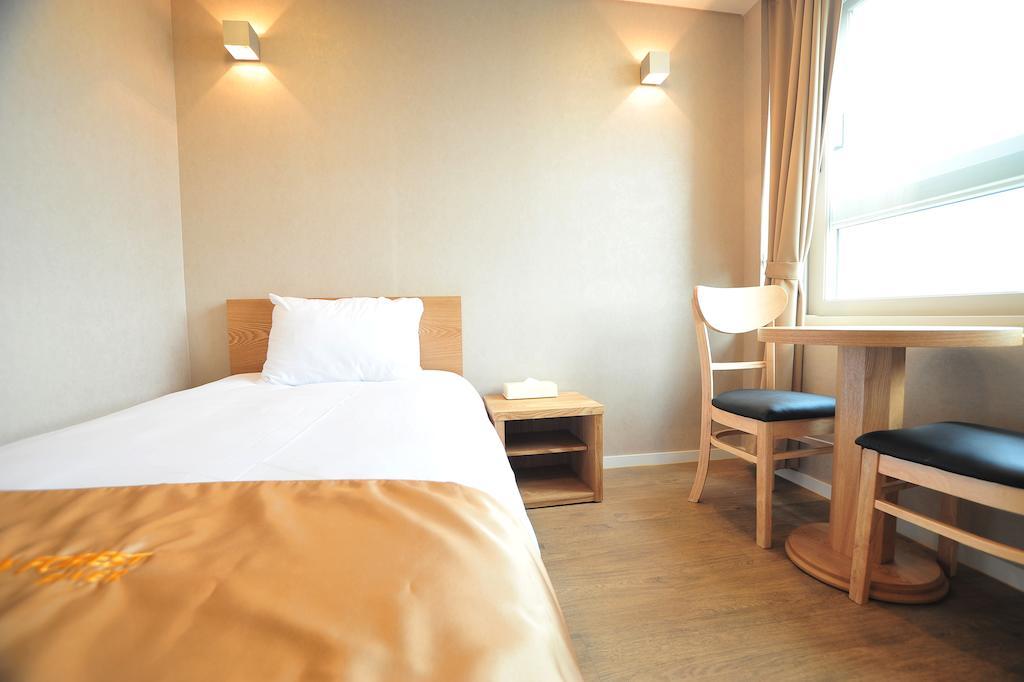 Apartment Golden Forest River